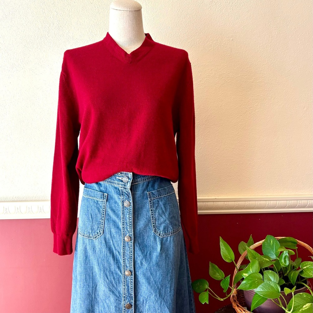 Garret Scott Extra Fine Merino Wool V-Neck Sweater M Deep Red Heritage Knitwear